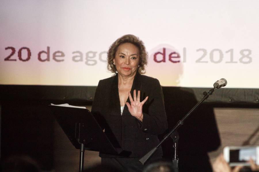 Libran de impuestos a Elba Esther Gordillo otra vez