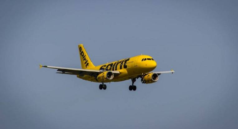 Pasajeros que tengan mala conducta en aviones en Estados Unidos podr&iacute;an ir a la c&aacute;rcel