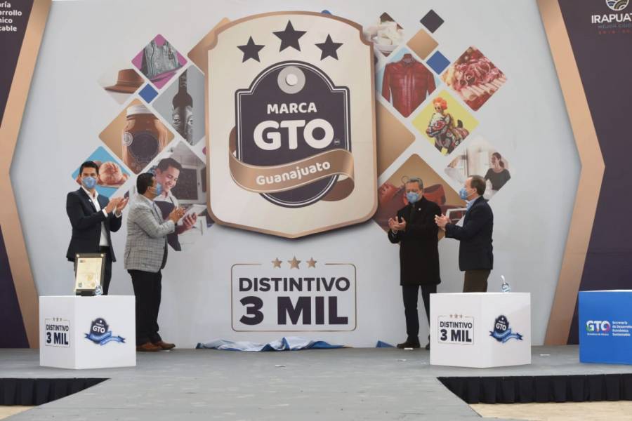 Entrega gobernador distintivo 3 mil de la Marca GTO