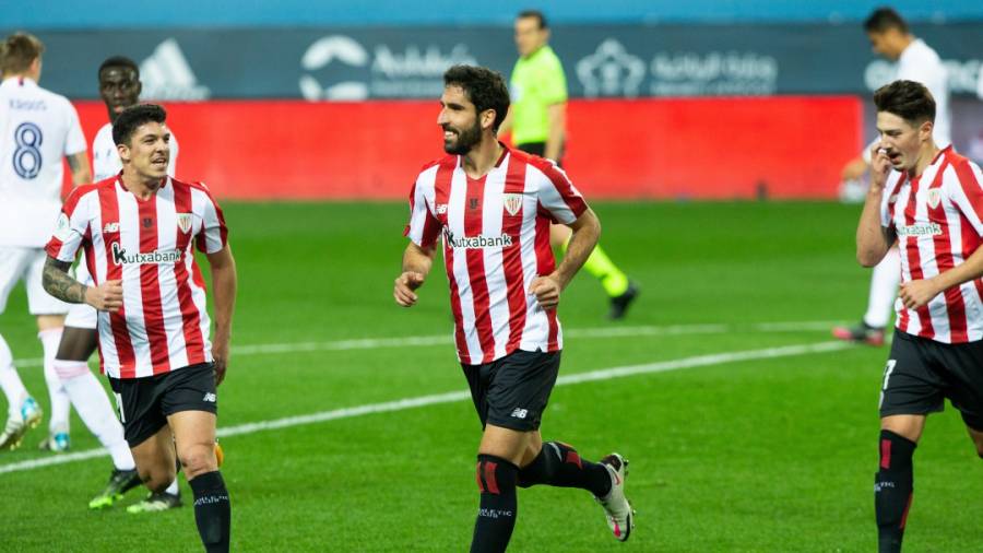 Raúl García mete al Athletic de Bilbao en final de Supercopa España