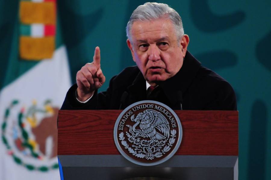 INE aprueba ordenar a AMLO no hablar de temas electorales en sus conferencias