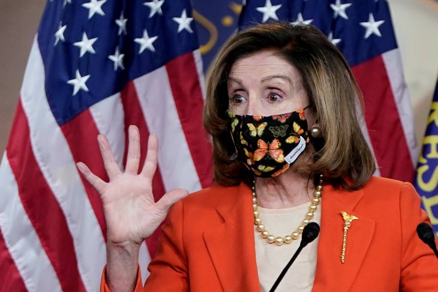 Mujer habr&iacute;a tratado de vender computadora de Pelosi robada en el Capitolio a Rusia: FBI