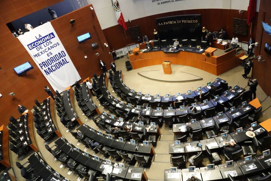 PRD considera grave vacunar primero a servidores de la nación