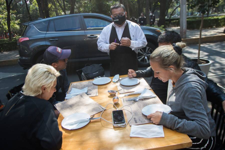 En la CDMX, los negocios de comida darán servicio al aire libre