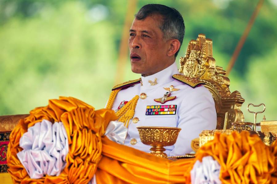 Tailandia condena  43 años de cárcel a una mujer por insultar al rey