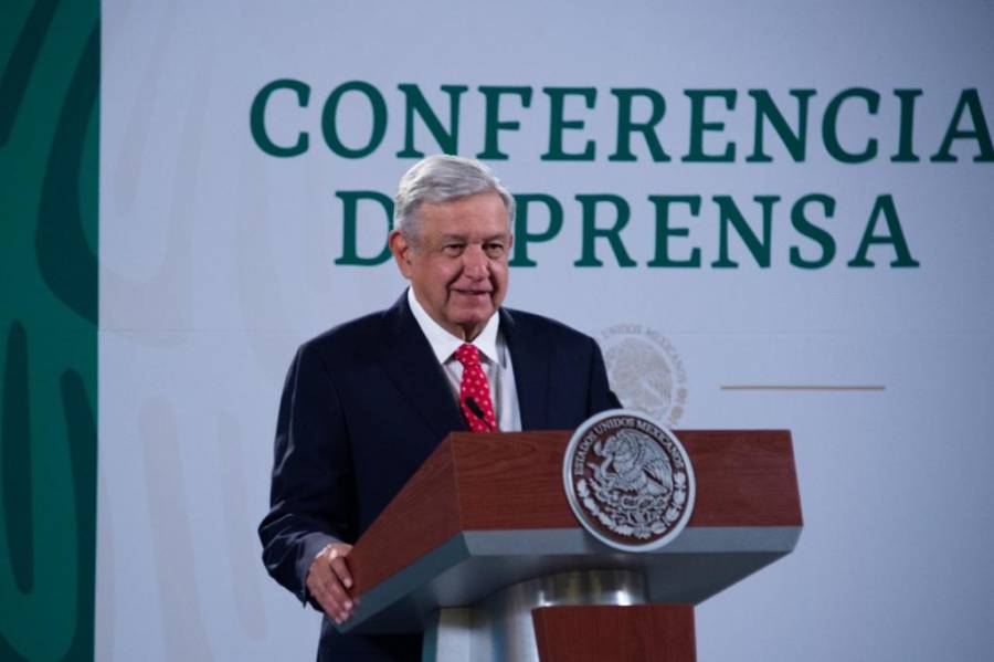 AMLO habla con director de Pfizer para reconfirmar entrega de vacunas a México