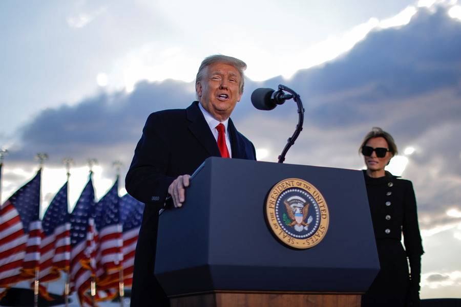 Ordena Trump suspender deportaciones de venezolanos en EEUU por 18 meses