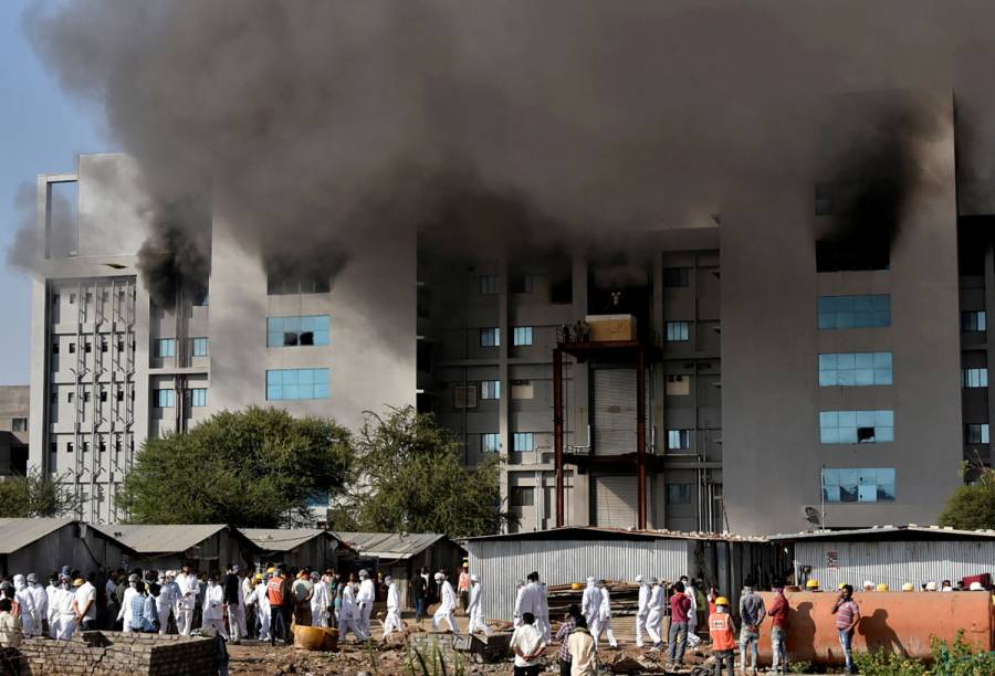 Se incendia en India una de las sedes del mayor fabricante de vacunas COVID-19; reportan cinco muertos