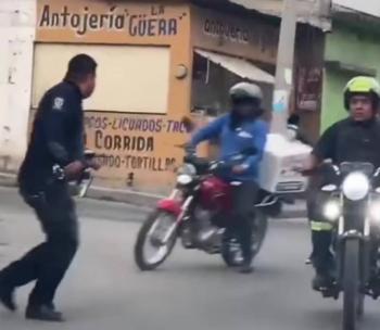 Video: Policía persigue a delincuentes en moto de un repartidor