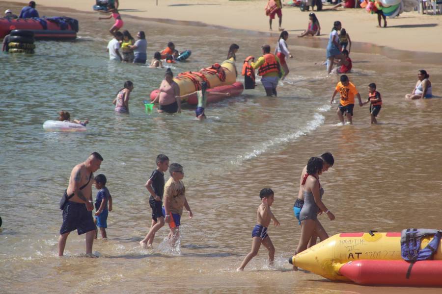 Por turismo y festejos, 7 estados regresan a rojo