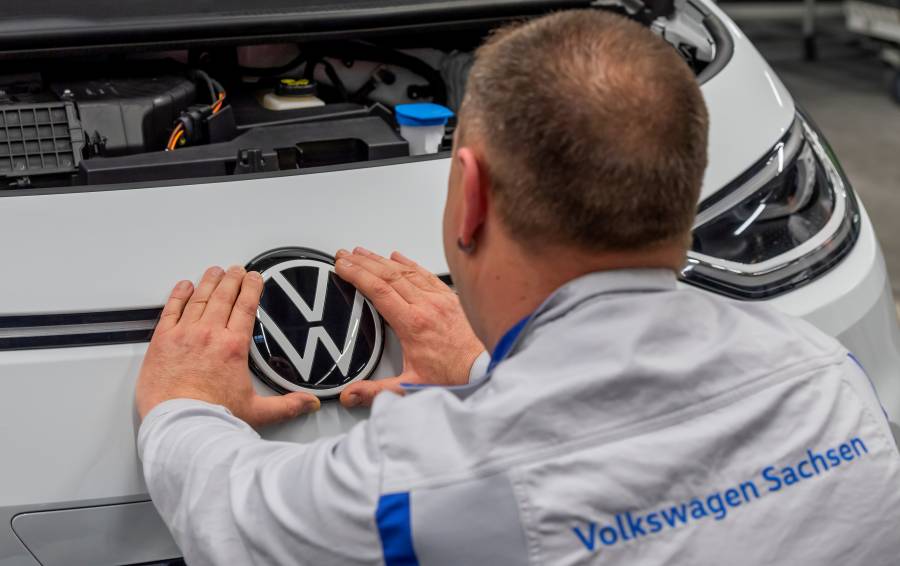 Ganancias de Volkswagen caen tras rebote de ventas en China