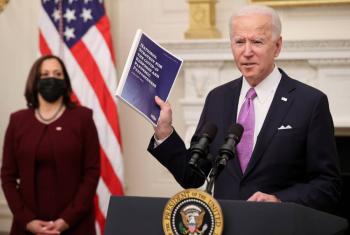 Biden lanza “plan de Guerra” para combatir el Covid