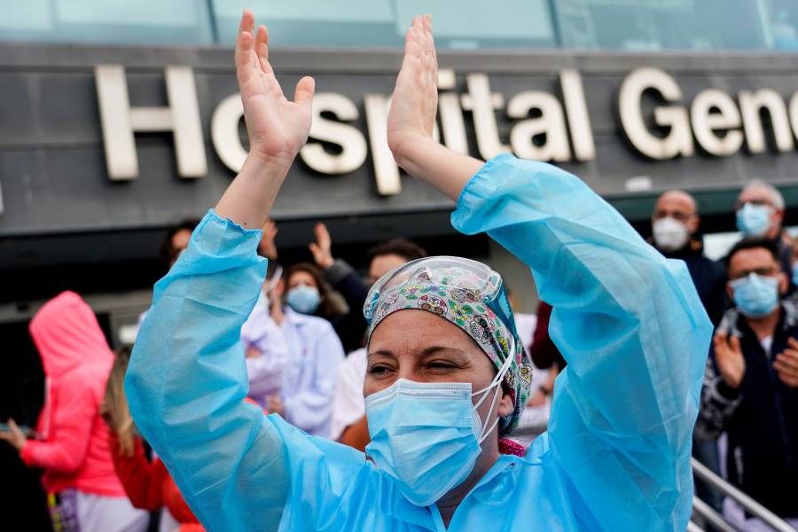 Colapsan hospitales en Espa&ntilde;a  ante tercera ola de Covid