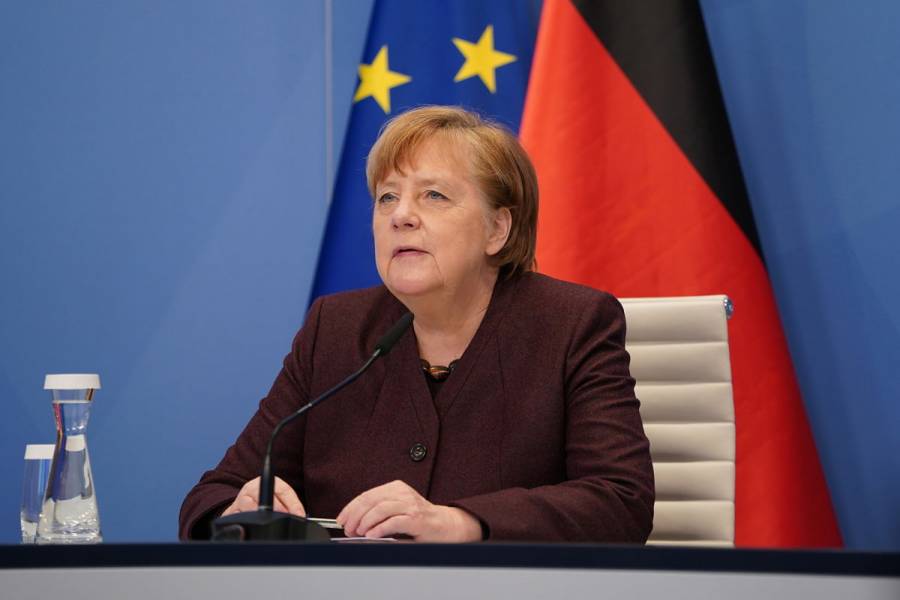 Angela Merkel ofrece apoyo a Rusia para entrada de vacuna Sputnik V a la UE
