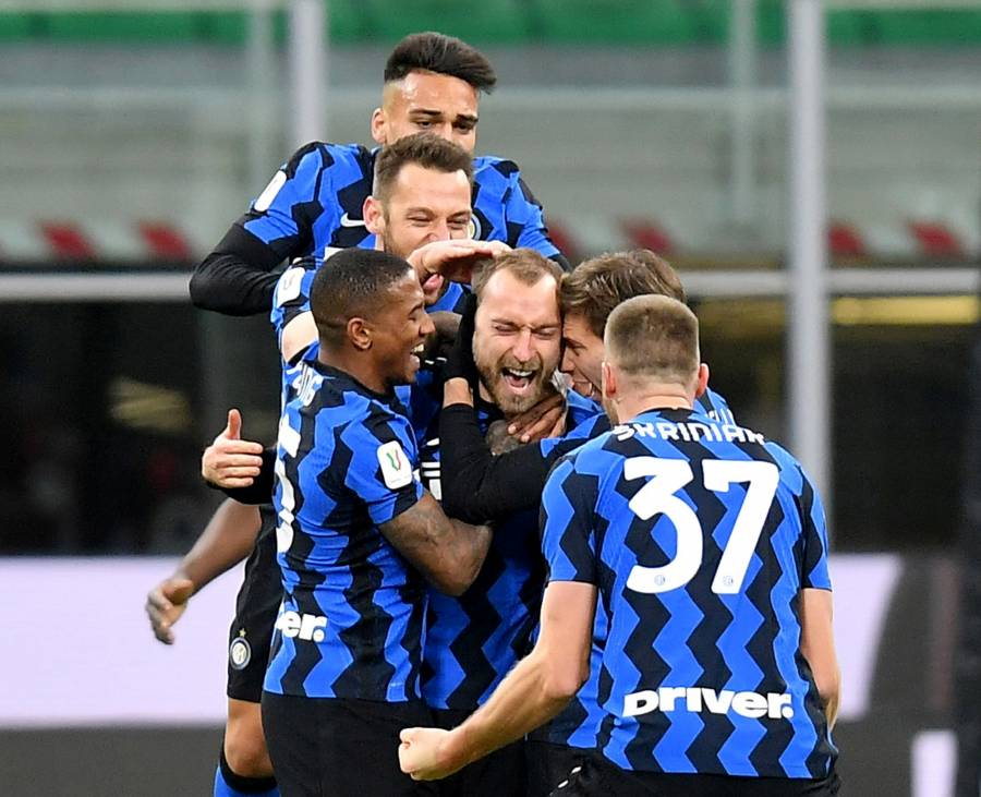 Golazo de Eriksen elimina al Milan y mete al Inter a semifinales de Copa