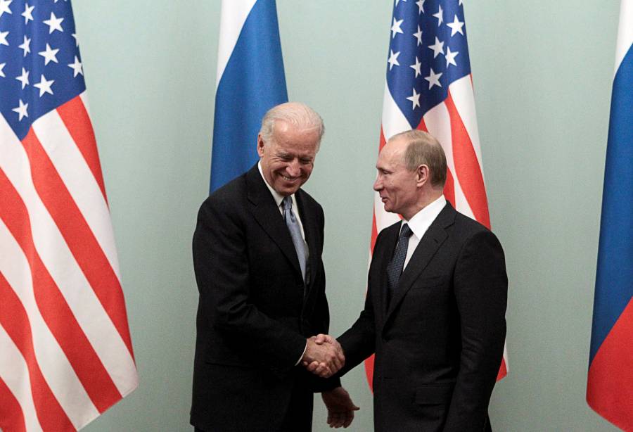 Putin y Biden conversan tras acuerdo para extender tratado de armas