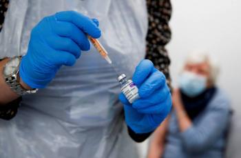 Farmac&eacute;uticas europeas deber&aacute;n pedir  permiso a UE para exportar vacunas