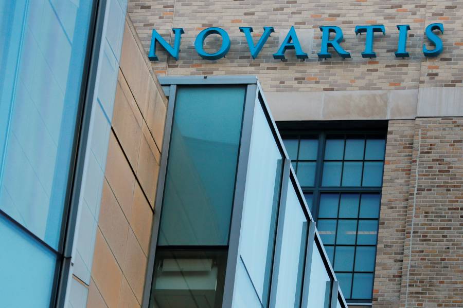 Novartis ayudar&aacute; a Pfizer a producir vacunas COVID-19