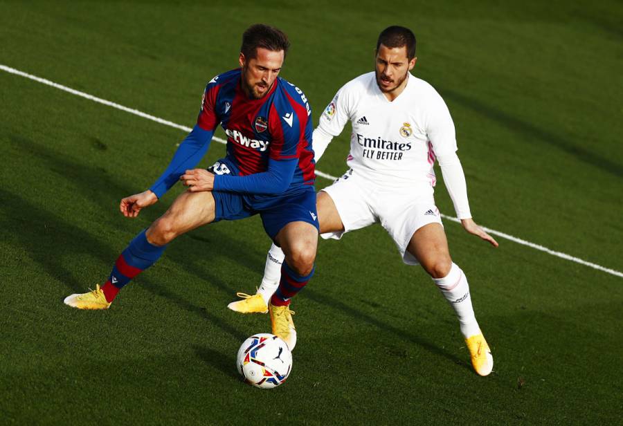 Levante hunde a un Real Madrid con 10 jugadores en La Liga