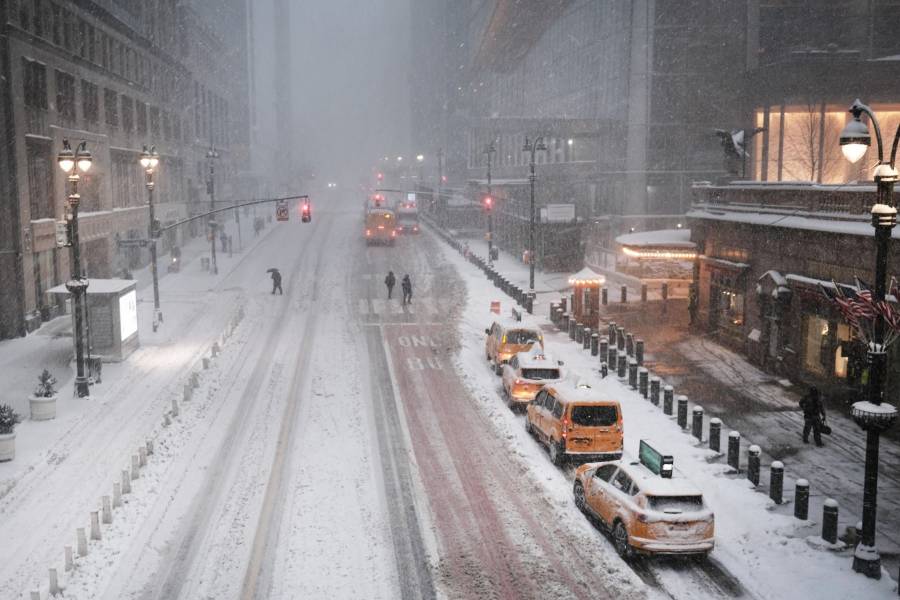 Declaran emergencia en Nueva York ante intensa nevada