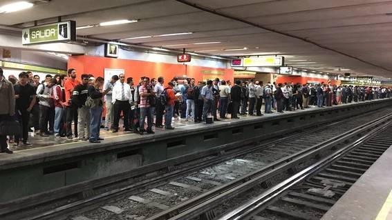 Reinicia operaciones L&iacute;nea 3 del metro con 15 trenes