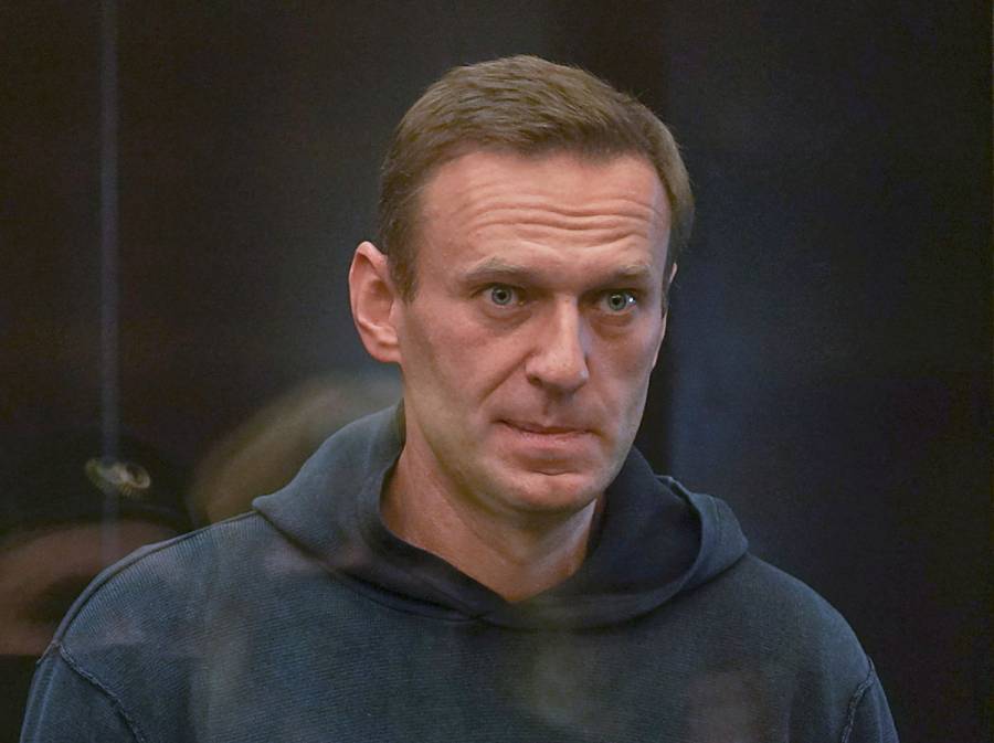 Corte de Rusia sentencia a Alexei Navalny a tres años y medio de cárcel