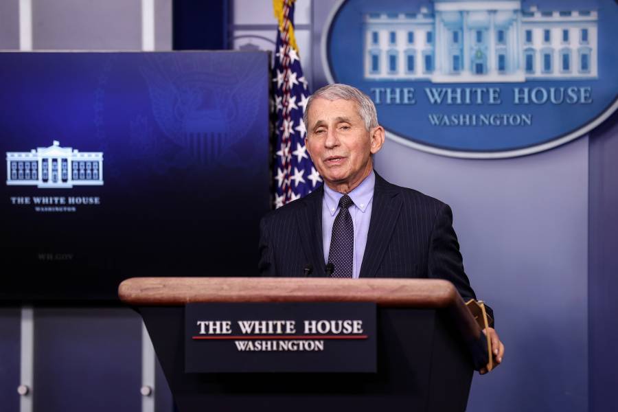Fauci advierte que realizar fiestas durante el Super Bowl podr&iacute;an propagar el COVID-19