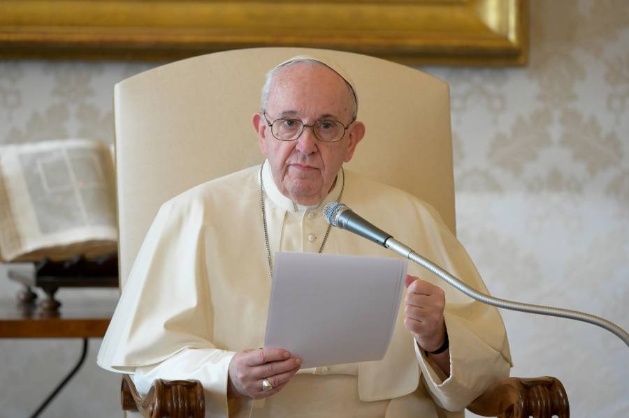 Papa Francisco recibe la segunda dosis de la vacuna contra el COVID-19