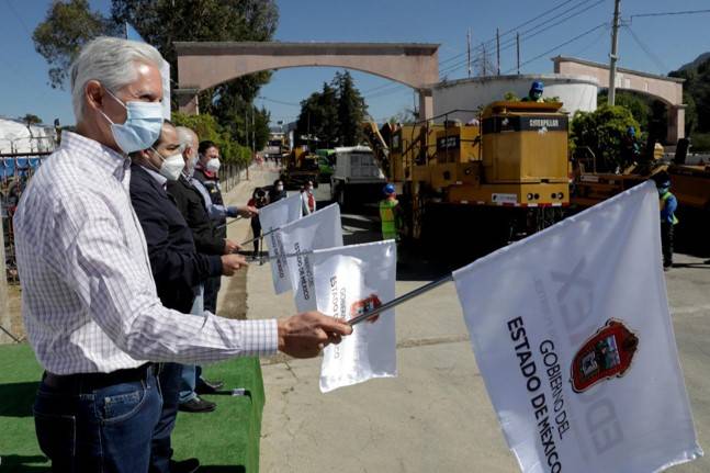Dan banderazo a obras de rehabilitaci&oacute;n de red carretera del sur del Edomex