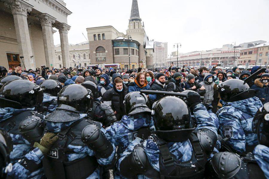 Rusia expulsa a diplomáticos por protestas sobre Navalny