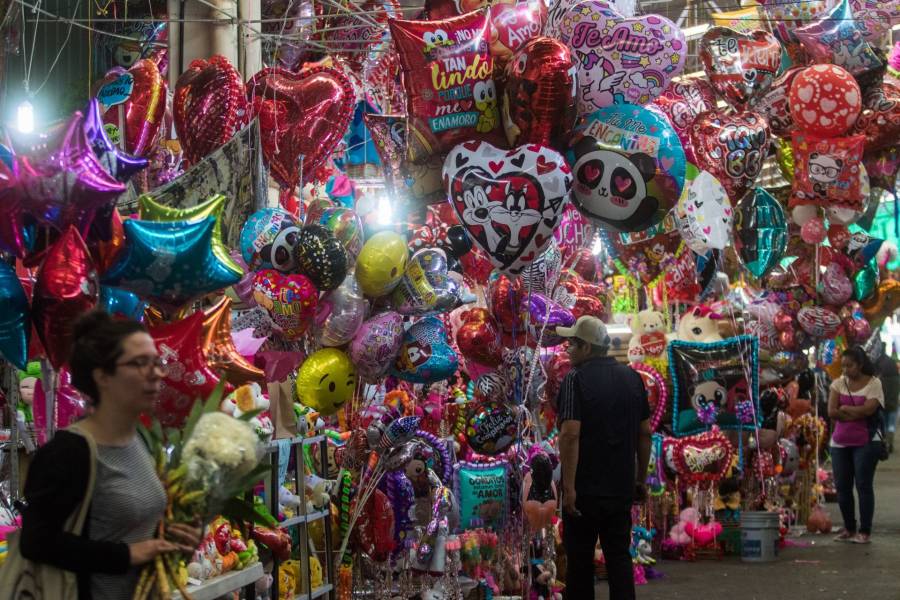 Claudia Sheinbaum pide no hacer fiestas o reuniones el 14 de febrero