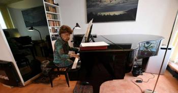 Pianista francesa de 106 a&ntilde;os lanzar&aacute; sexto &aacute;lbum