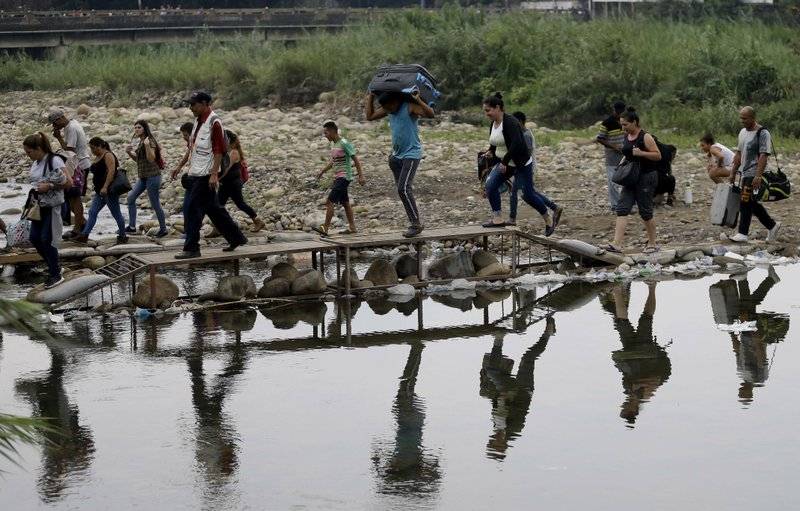 Ofrece proyecto de ley en Colombia regularizar a migrantes venezolanos