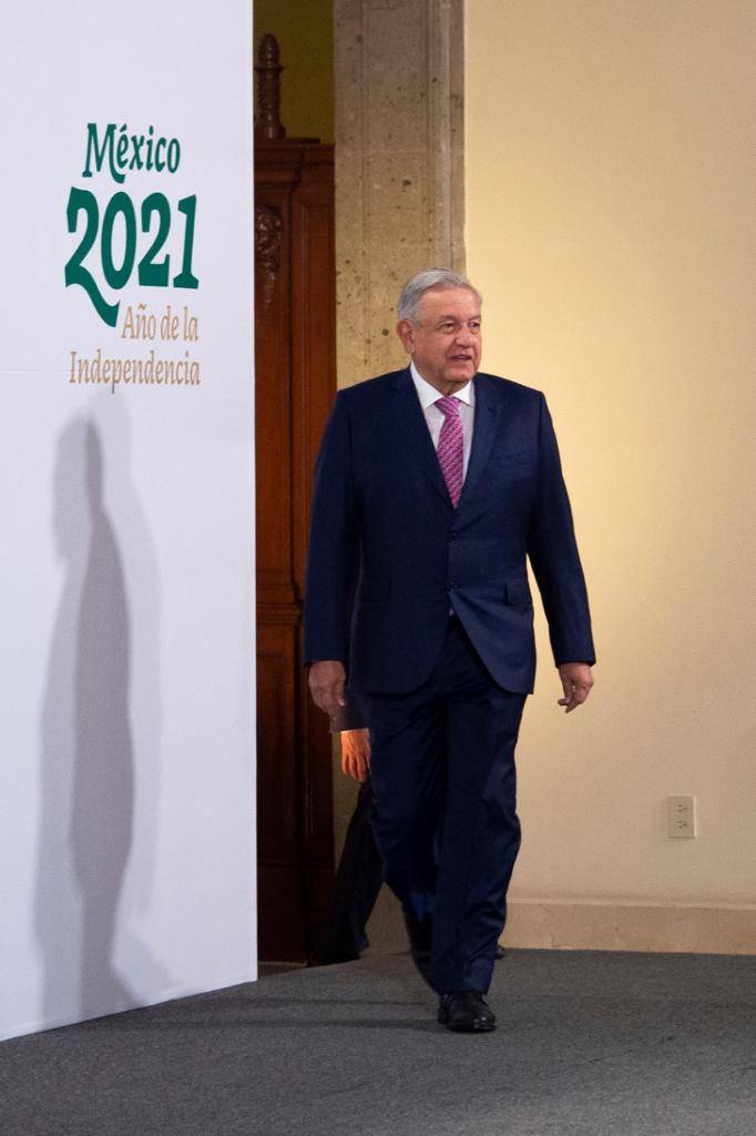 “Estamos de nuevo de pie y en lucha”, dice AMLO al regresar a las mañaneras