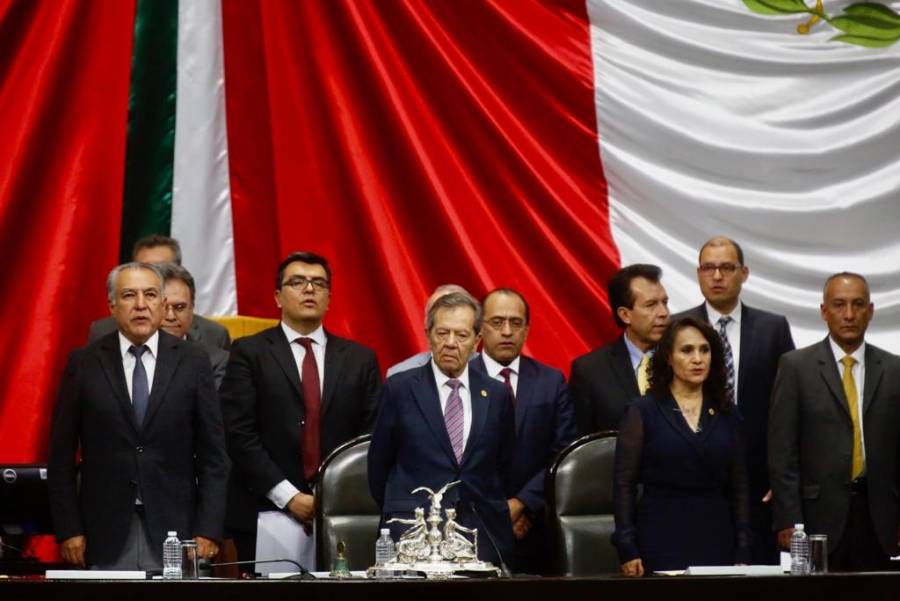 APLAZAN DIPUTADOS REFORMA DE FAKE NEWS Y LO LLEVAN A PARLAMENTO ABIERTO