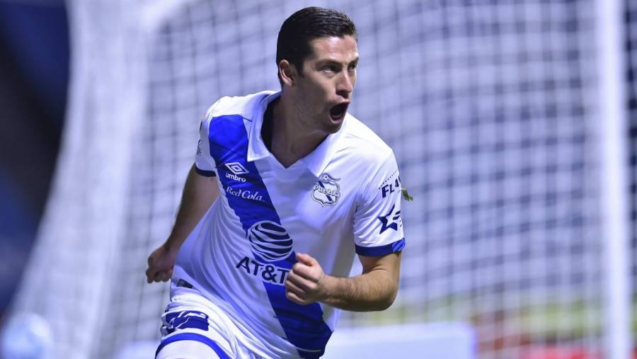 Puebla golea con triplete de Santiago Ormeño