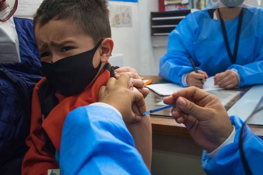 Oxford y AstraZeneca probar&aacute;n por primera vez en ni&ntilde;os su vacuna contra COVID-19