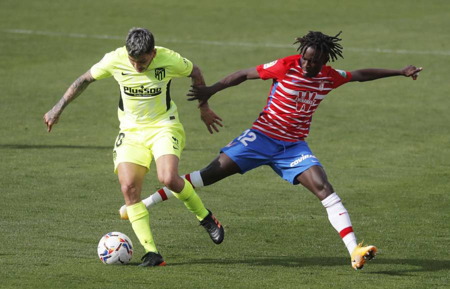 Atlético de Madrid se impone al Granada y afianza liderato en La Liga