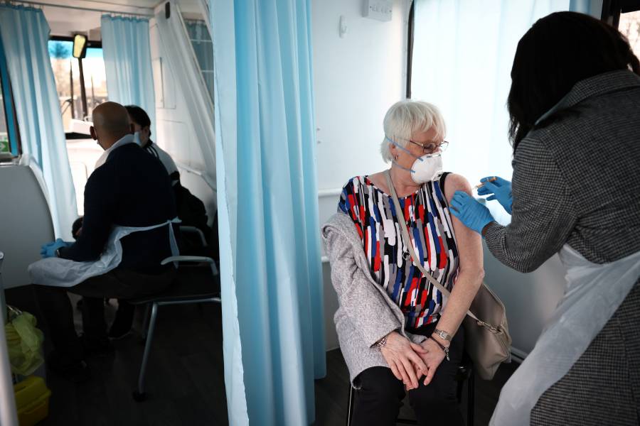 Más de 15 millones de personas vacunadas en el Reino Unido