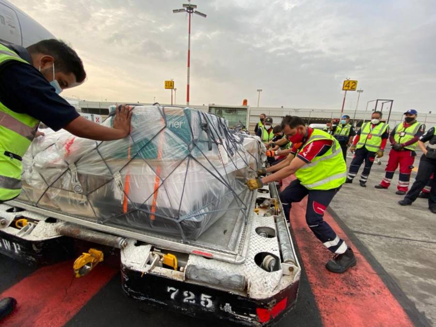 Secretaría de Hacienda: Mañana llega a México el segundo lote de vacunas Covid de Pfizer