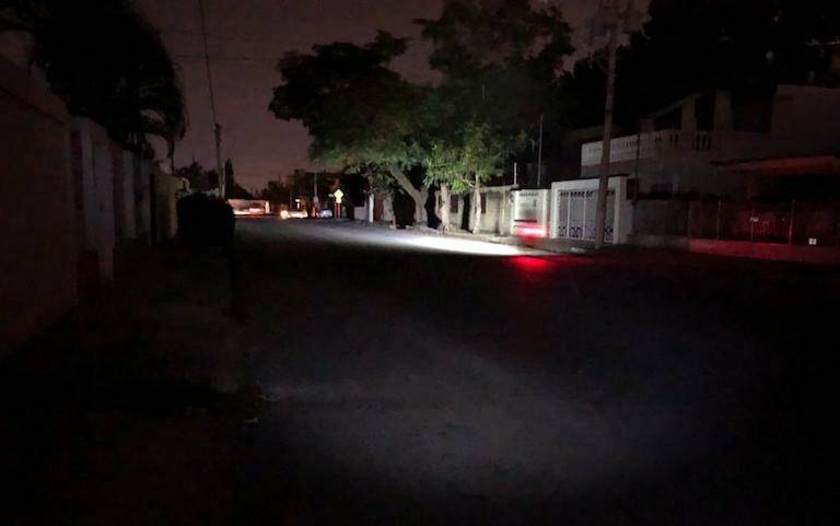 Reportan falta de luz en varios puntos de la CDMX