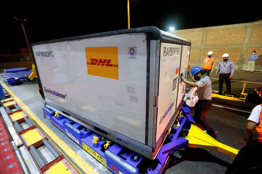 487 funcionarios peruanos recibieron  vacuna cuando no les tocaba
