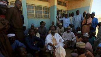 En Nigeria hombres matan a un estudiante y secuestran a decenas en una escuela