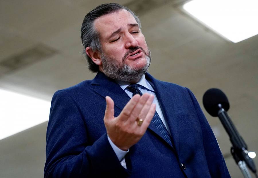 Senador de Texas, Ted Cruz, vacaciona en Canc&uacute;n, mientras tormenta invernal azota su estado