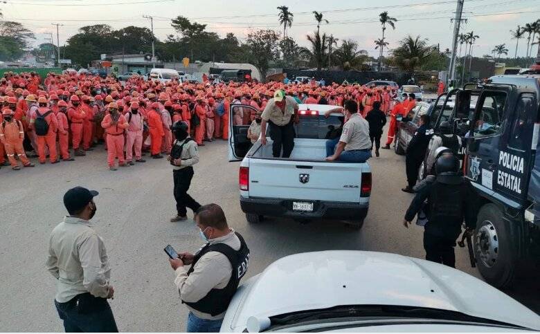 Trabajadores de ICA en Dos Bocas realizan paro por explotación