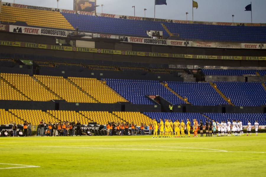 Seguirán cerrados los estadios de fútbol en Nuevo León