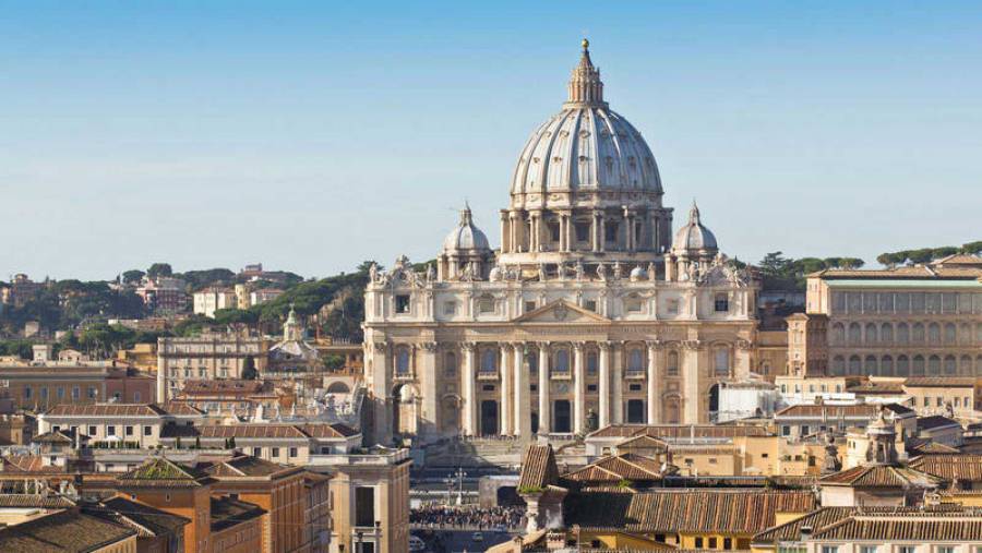 El Vaticano se pone duro contra los antivacunas del COVID-19