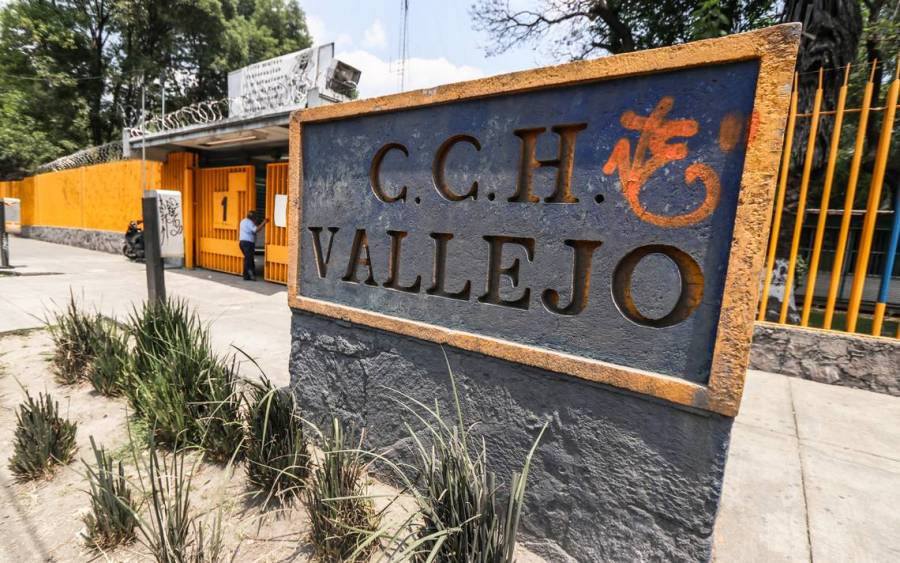 Encapuchados toman instalaciones del CCH Vallejo