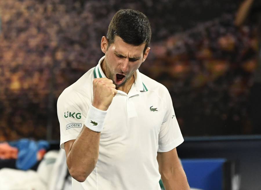 Djokovic vence a Karatsev y es finalista en Abierto de Australia