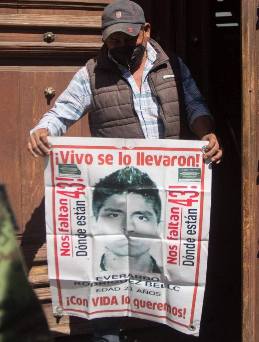 Envían 16 restos humanos a Austria de caso Ayotzinapa